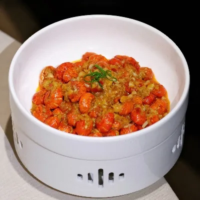吮指小龙虾尾