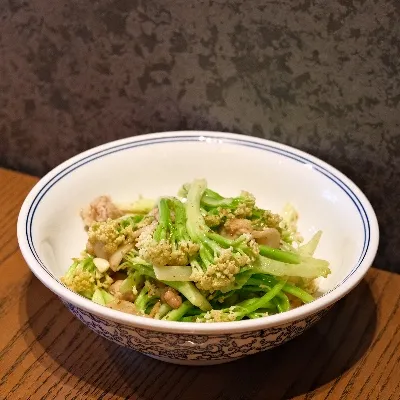 五花肉炒有机花菜